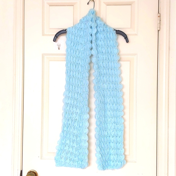 NWT. Express Mohair/Wool Blended crochet scarf with double layers. - Picture 3 of 4